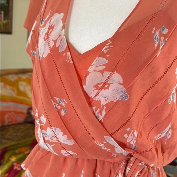 Albert Nipon Coral Dress with White Floral Pattern - Picture 4 of 9